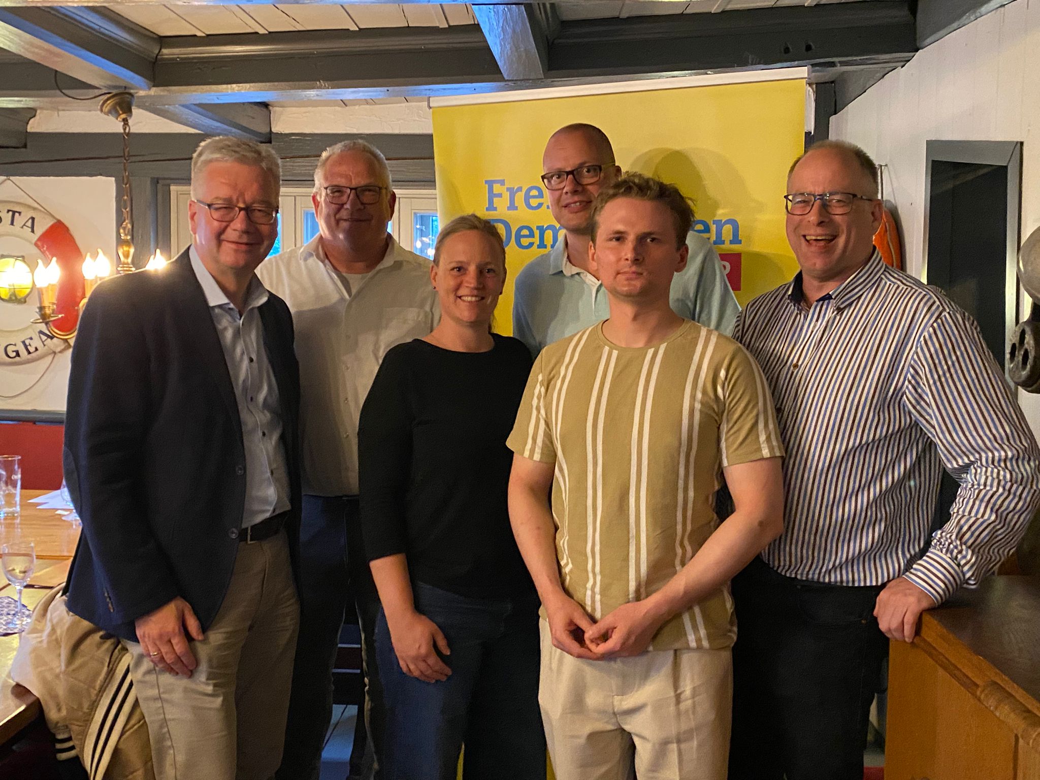 Neuer Ortsvorstand (v. l.) Stefan Goronczy (Ortsvorsitzender), Christian Schlüter (Schatzmeister), Katharina Wilke (stv. Ortsvorsitzende), Björn Mietzner (stv. Ortsvorsitzender), Adrian Jansen (Schriftführer) und Guido Nedden (stv. Ortsvorsitzender).